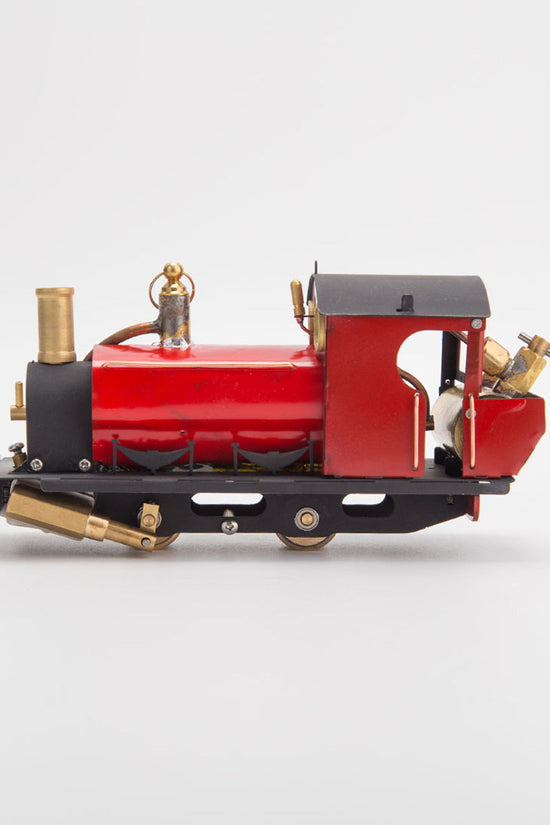 HO Scale Live Steam Locomotive Model