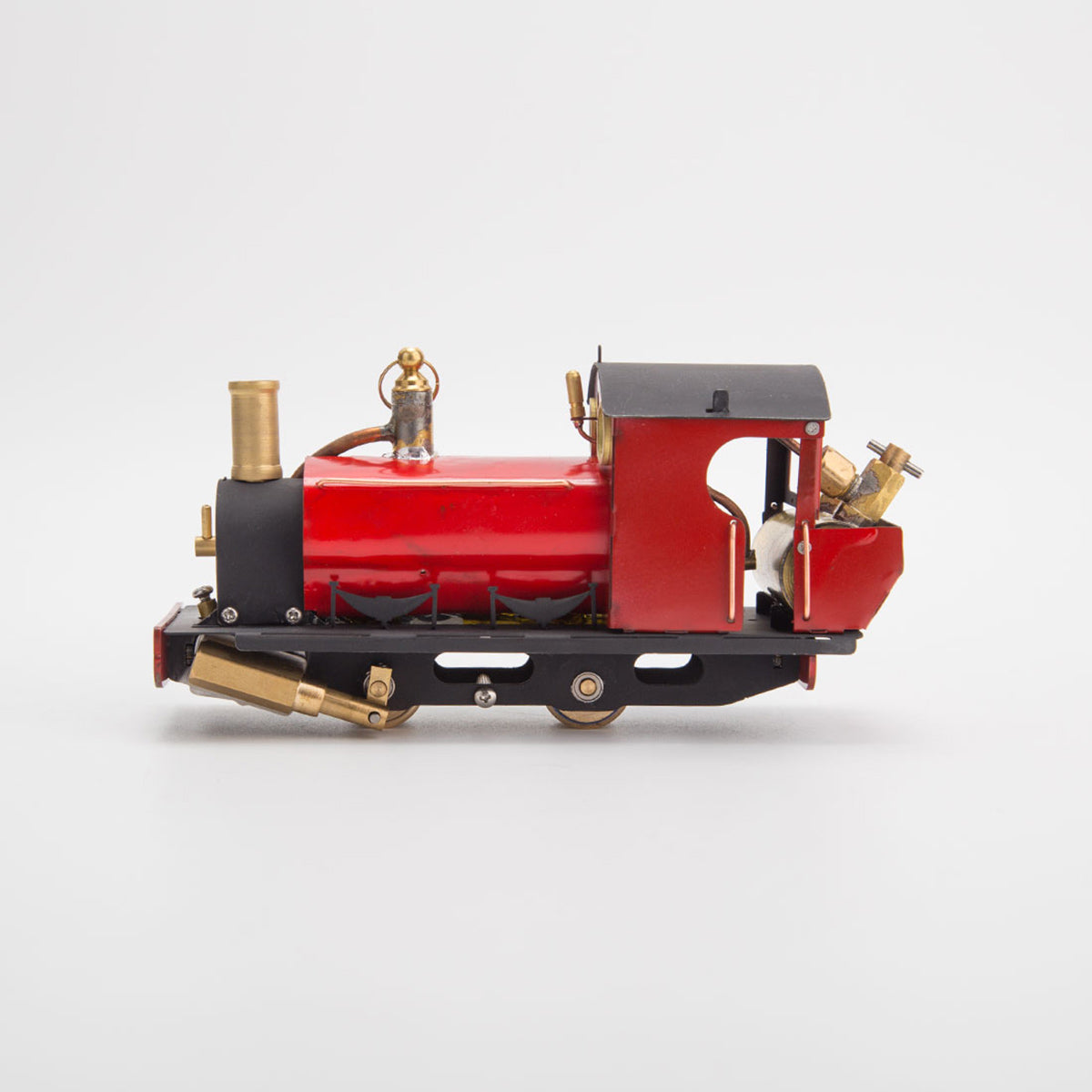 HO Scale Live Steam Locomotive Model