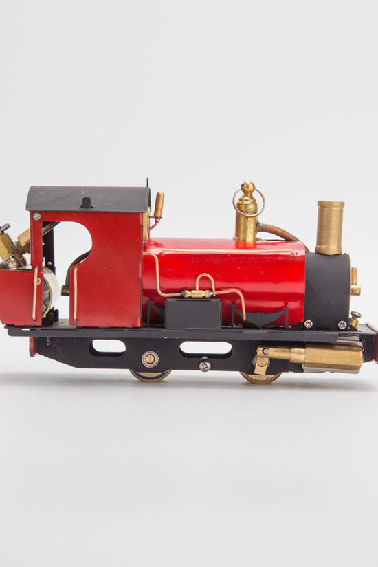 HO Scale Live Steam Locomotive Model