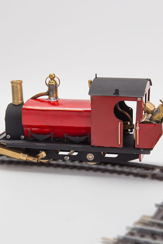 HO Scale Live Steam Locomotive Model